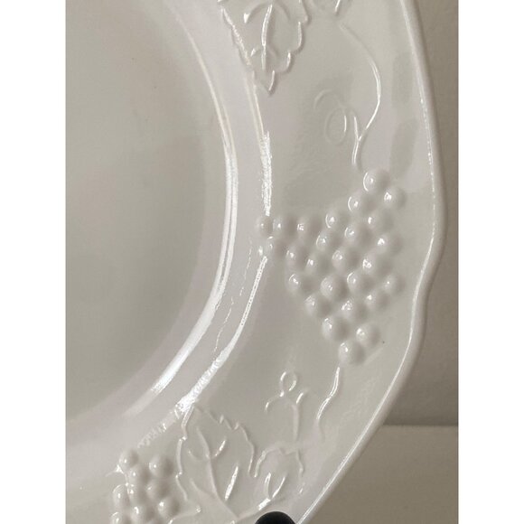 Dinner Plate Dish White Milk Glass Grapes Leaves Replacement 2 Vintage - Picture 6 of 8